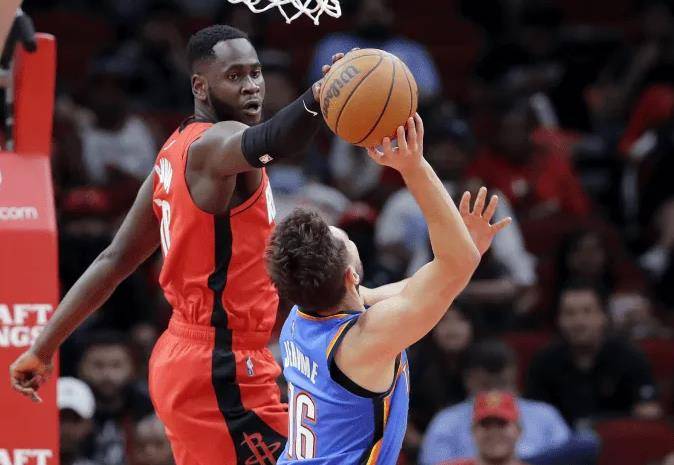 c7-关于国内篮球职业联赛峰回路转，球员战绩状况迎刃而解的信息