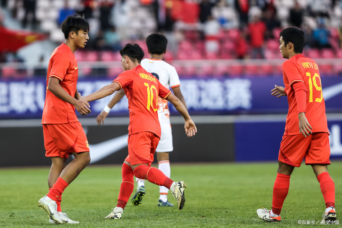 国内足球赛场竞争激烈,球队实力均衡的原因