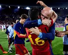 c7-欧国联冠军赛场悬念不断，豪门球队争夺荣耀的简单介绍