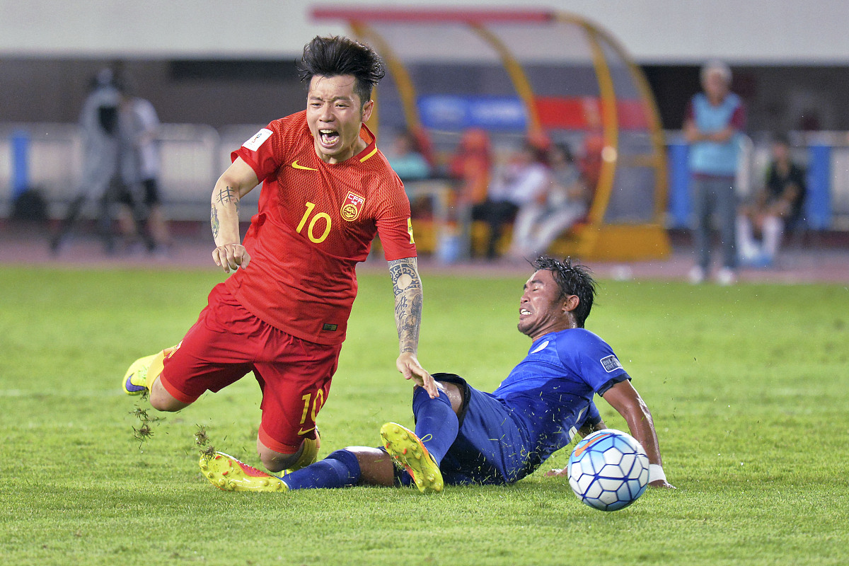 c7c7.app-国内足球赛事惊险万分，场面紧张刺激(足球比赛国内)